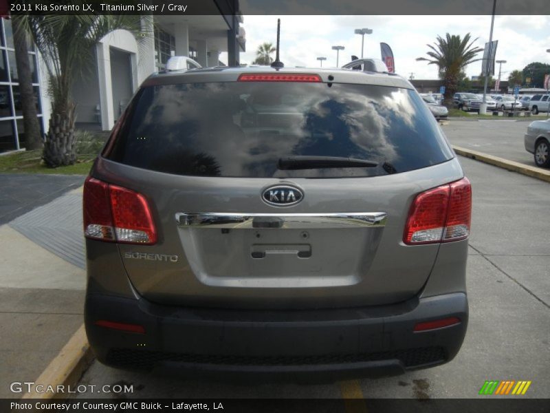 Titanium Silver / Gray 2011 Kia Sorento LX