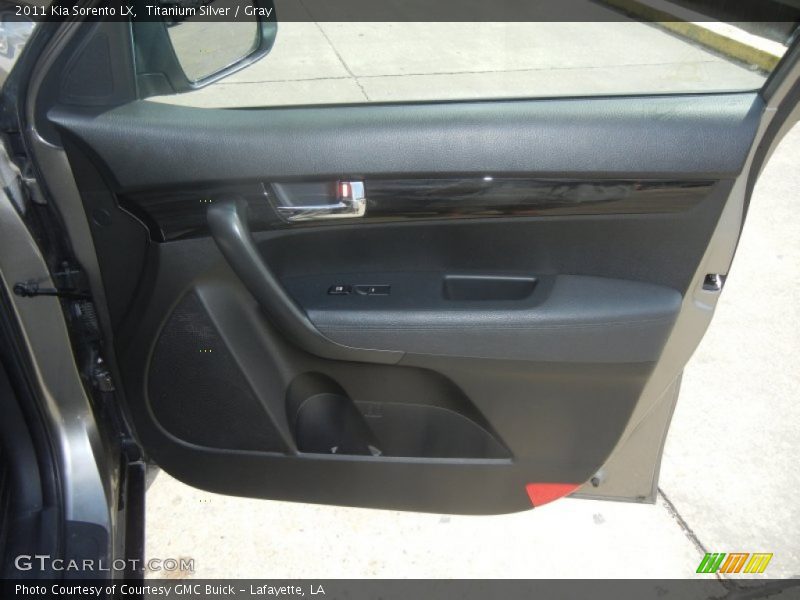 Titanium Silver / Gray 2011 Kia Sorento LX