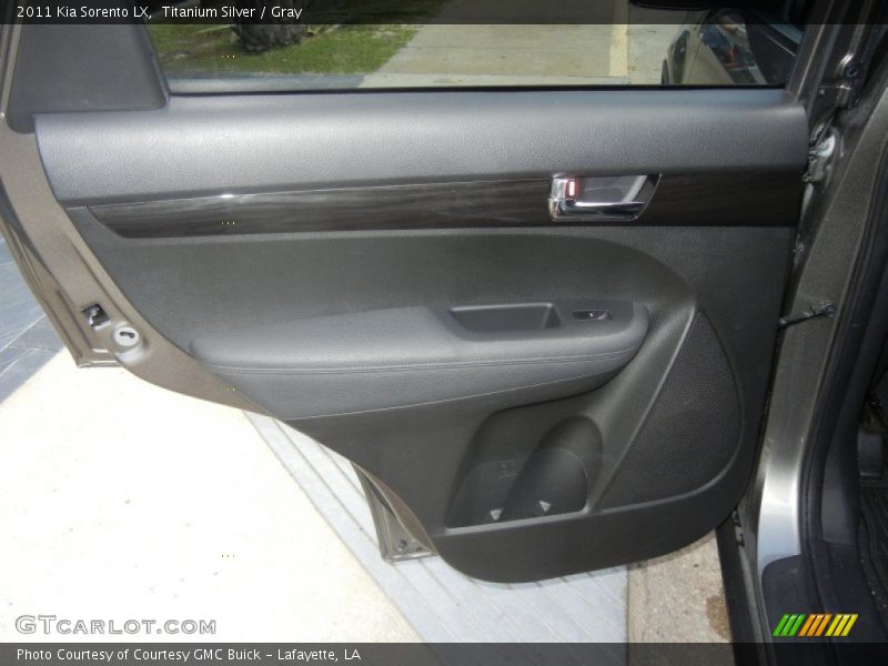 Titanium Silver / Gray 2011 Kia Sorento LX