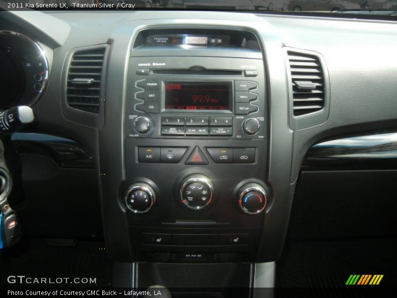 Titanium Silver / Gray 2011 Kia Sorento LX