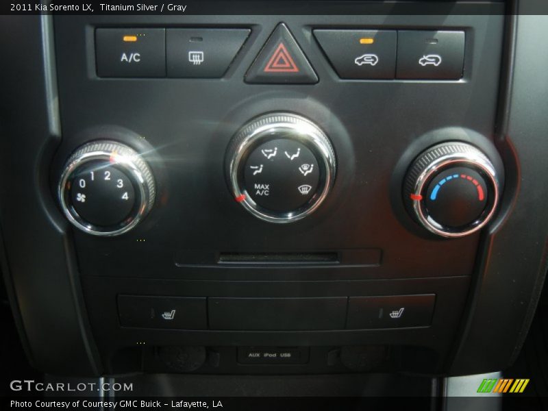 Titanium Silver / Gray 2011 Kia Sorento LX