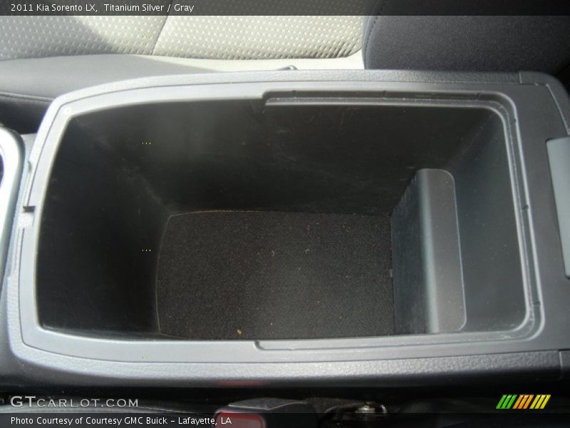 Titanium Silver / Gray 2011 Kia Sorento LX