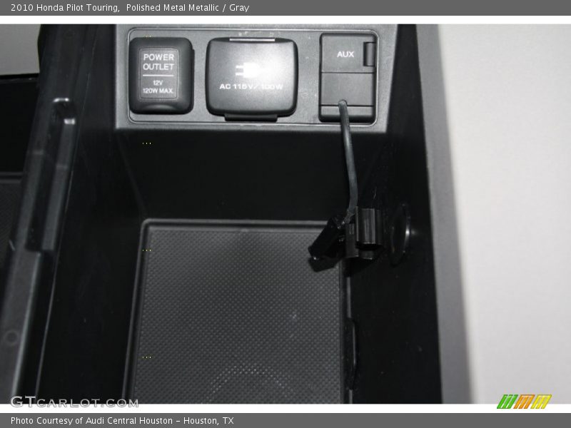 Polished Metal Metallic / Gray 2010 Honda Pilot Touring