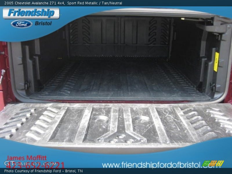 Sport Red Metallic / Tan/Neutral 2005 Chevrolet Avalanche Z71 4x4