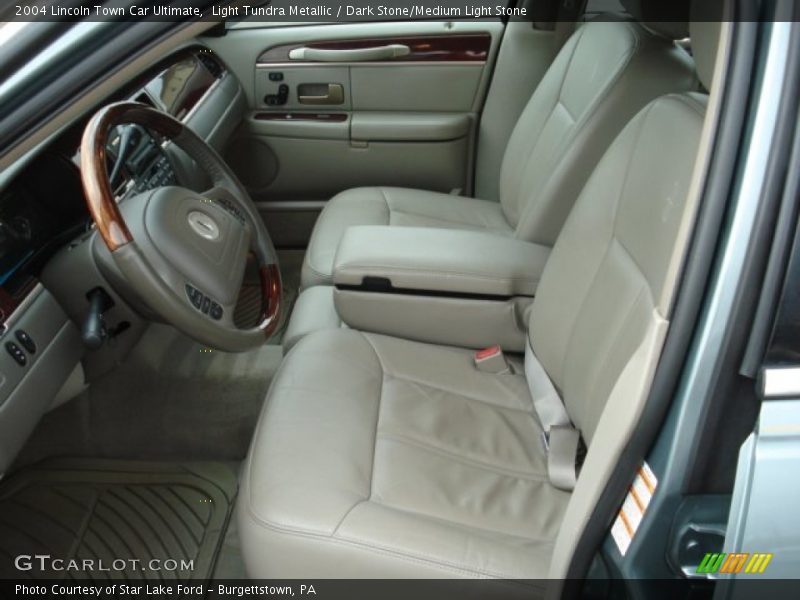 Light Tundra Metallic / Dark Stone/Medium Light Stone 2004 Lincoln Town Car Ultimate