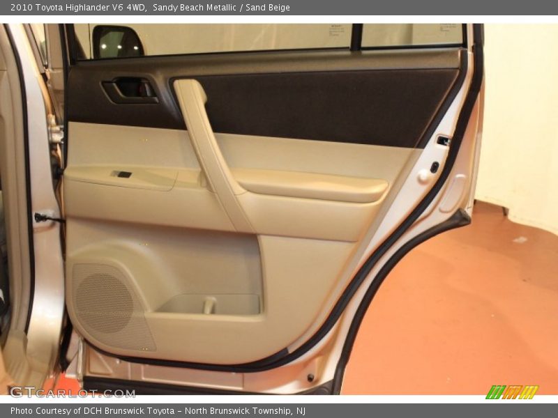 Sandy Beach Metallic / Sand Beige 2010 Toyota Highlander V6 4WD