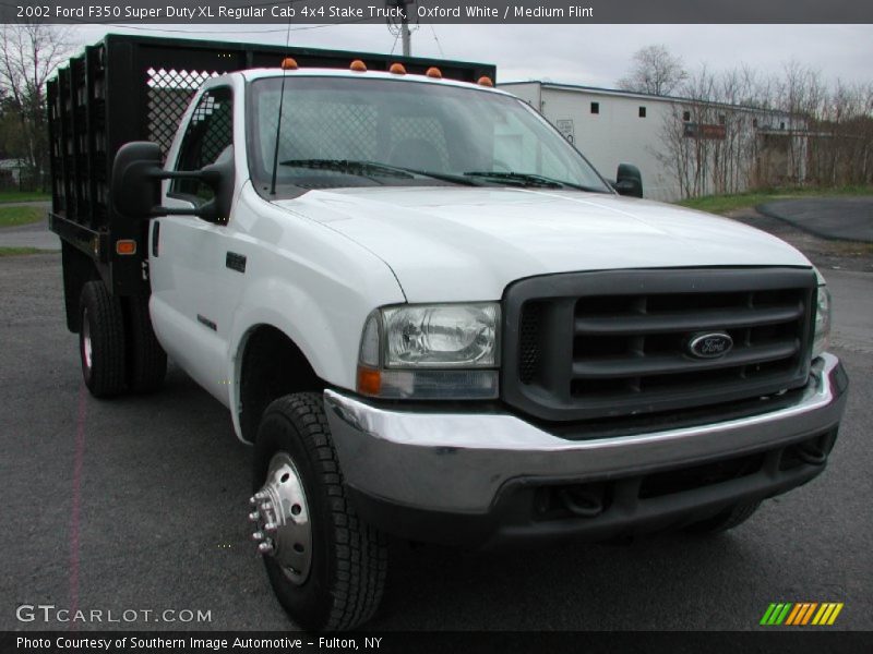 Oxford White / Medium Flint 2002 Ford F350 Super Duty XL Regular Cab 4x4 Stake Truck
