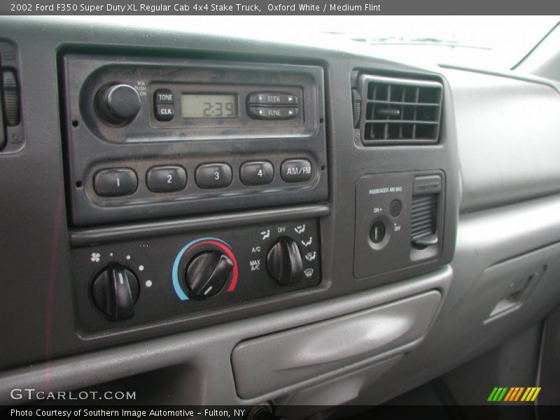 Controls of 2002 F350 Super Duty XL Regular Cab 4x4 Stake Truck