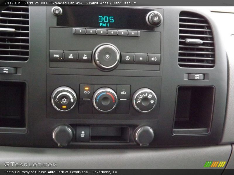 Controls of 2012 Sierra 2500HD Extended Cab 4x4