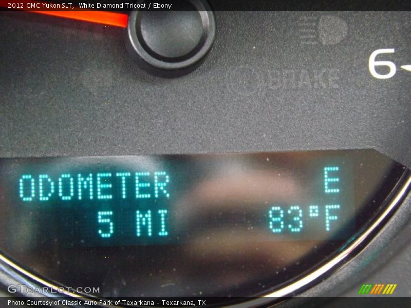 White Diamond Tricoat / Ebony 2012 GMC Yukon SLT