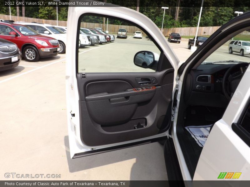 White Diamond Tricoat / Ebony 2012 GMC Yukon SLT