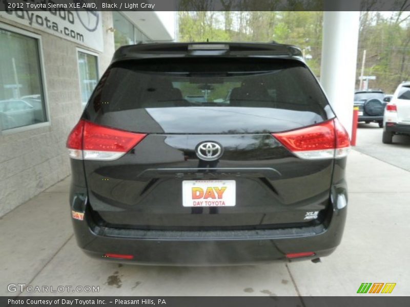 Black / Light Gray 2012 Toyota Sienna XLE AWD