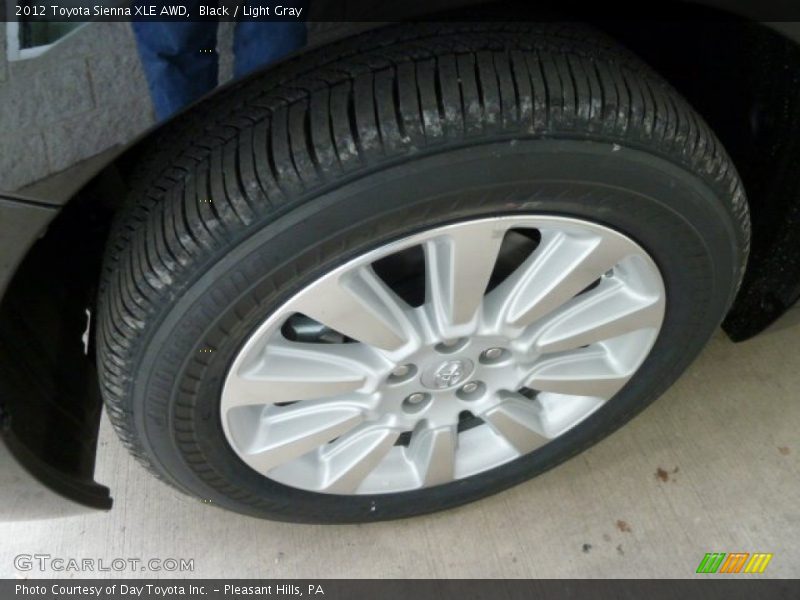 Black / Light Gray 2012 Toyota Sienna XLE AWD