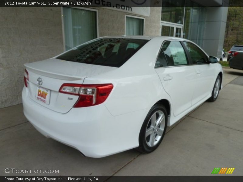 Super White / Black/Ash 2012 Toyota Camry SE