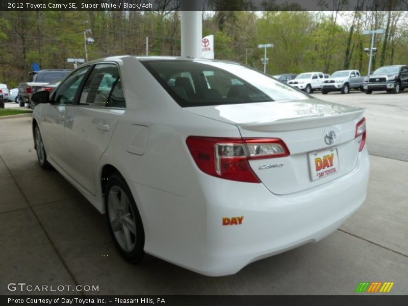 Super White / Black/Ash 2012 Toyota Camry SE