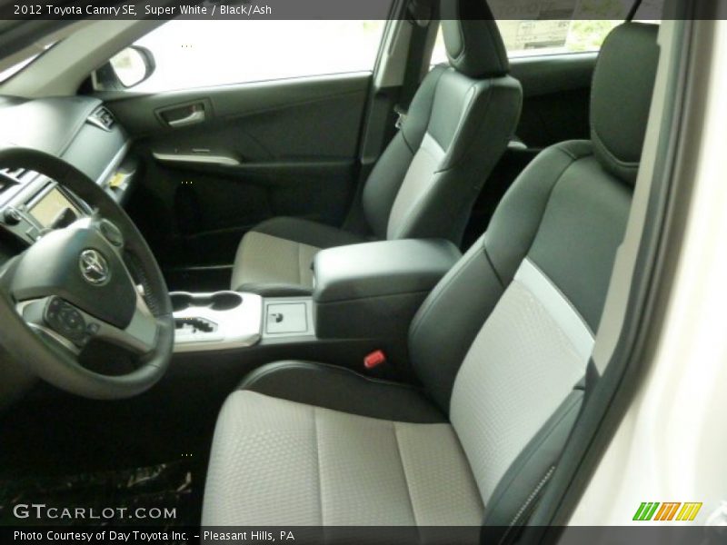 Super White / Black/Ash 2012 Toyota Camry SE