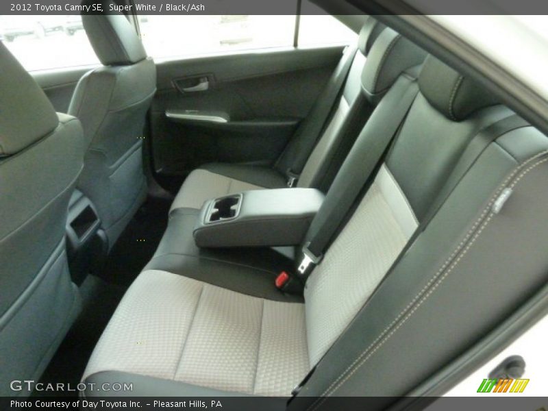 Super White / Black/Ash 2012 Toyota Camry SE