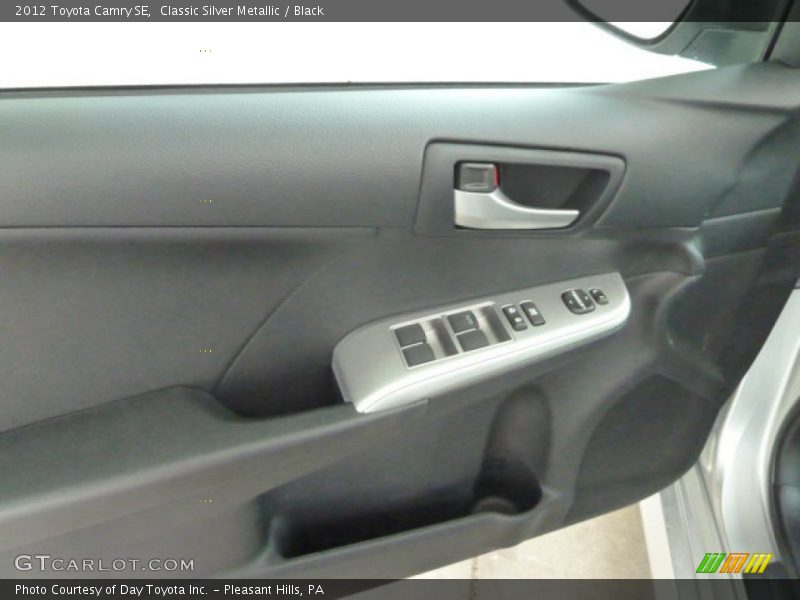 Classic Silver Metallic / Black 2012 Toyota Camry SE