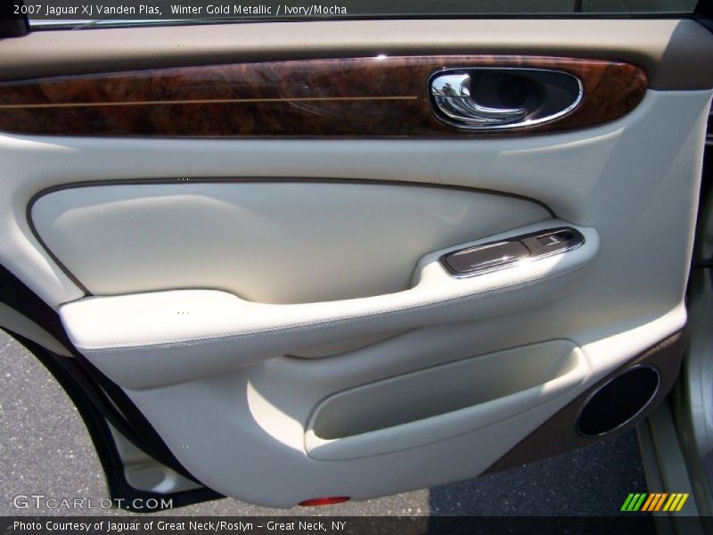 Winter Gold Metallic / Ivory/Mocha 2007 Jaguar XJ Vanden Plas