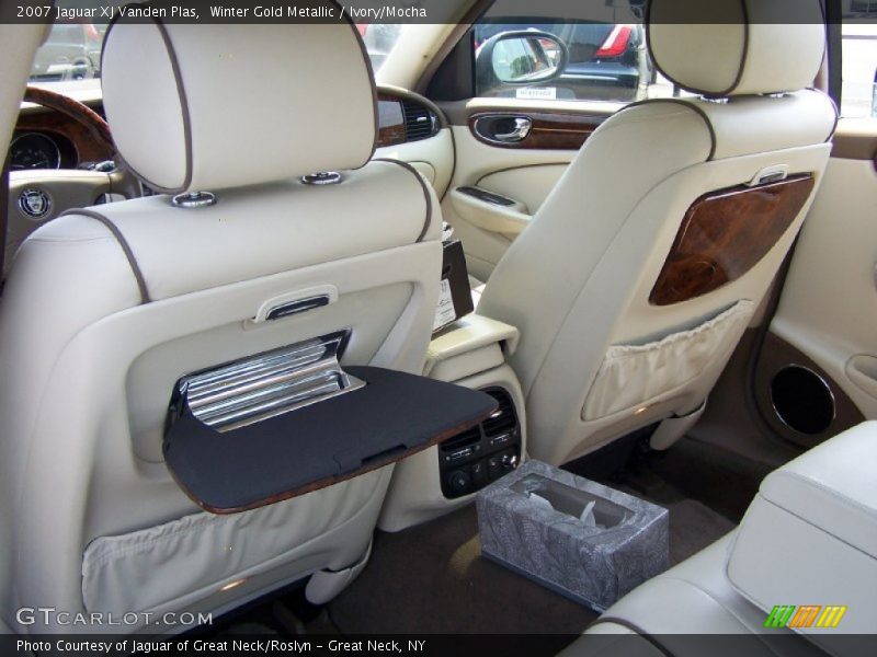 Winter Gold Metallic / Ivory/Mocha 2007 Jaguar XJ Vanden Plas
