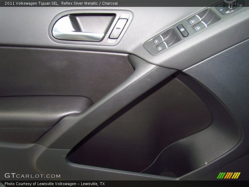 Reflex Silver Metallic / Charcoal 2011 Volkswagen Tiguan SEL