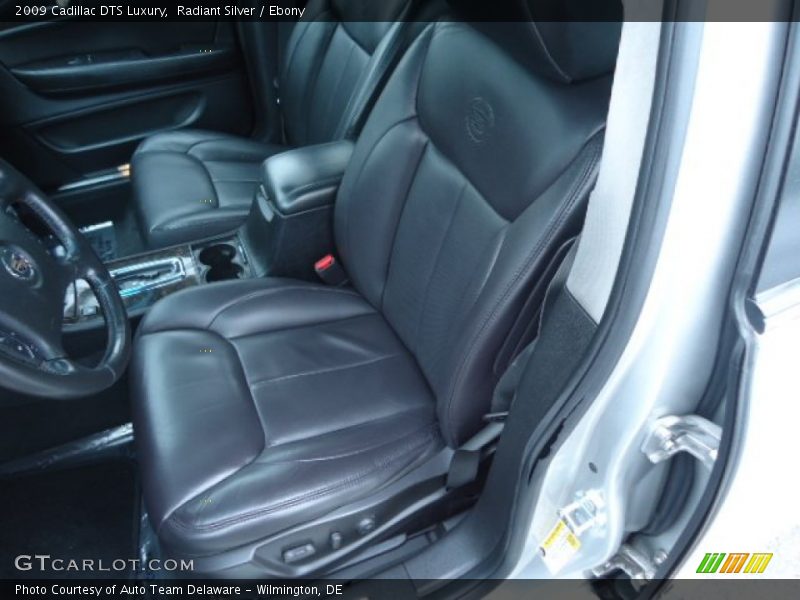 Radiant Silver / Ebony 2009 Cadillac DTS Luxury