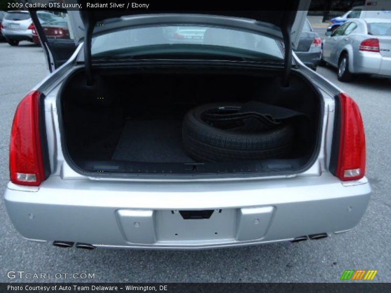Radiant Silver / Ebony 2009 Cadillac DTS Luxury