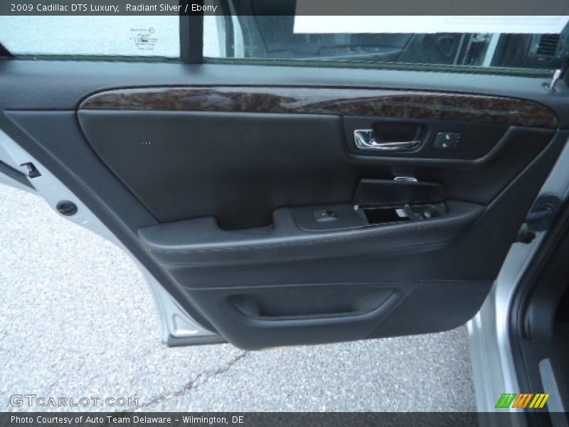Radiant Silver / Ebony 2009 Cadillac DTS Luxury