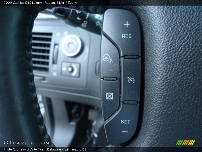 Radiant Silver / Ebony 2009 Cadillac DTS Luxury