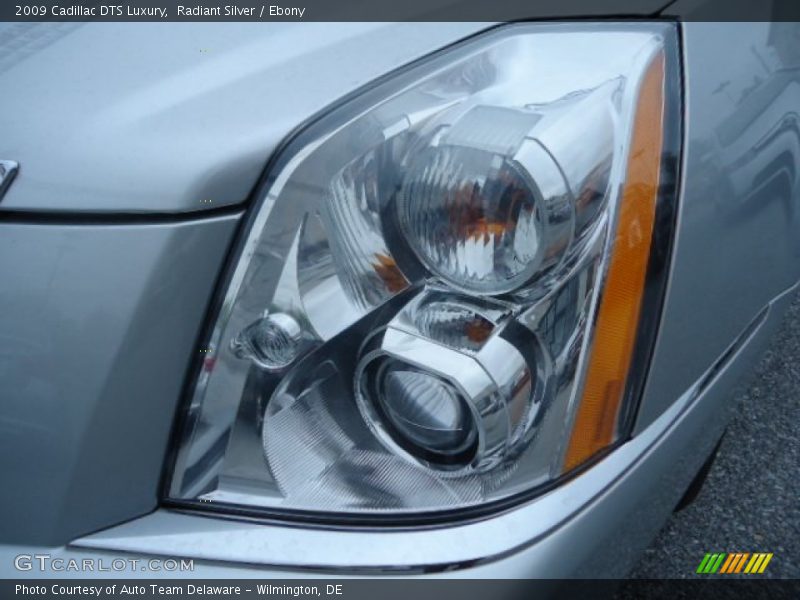 Radiant Silver / Ebony 2009 Cadillac DTS Luxury