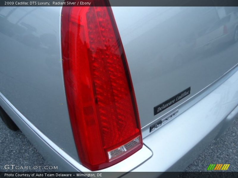 Radiant Silver / Ebony 2009 Cadillac DTS Luxury