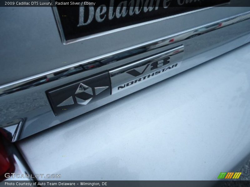 Radiant Silver / Ebony 2009 Cadillac DTS Luxury