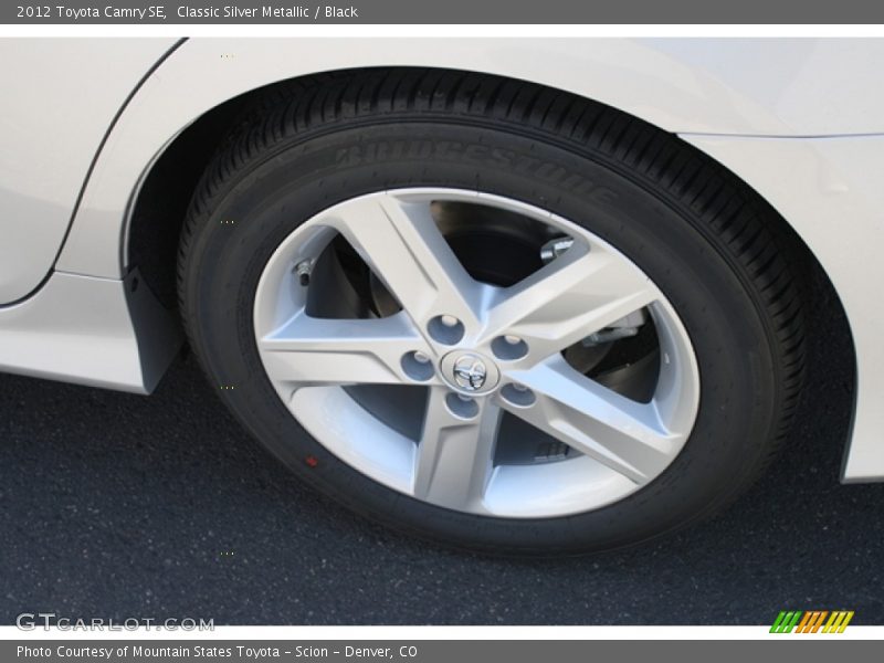 Classic Silver Metallic / Black 2012 Toyota Camry SE