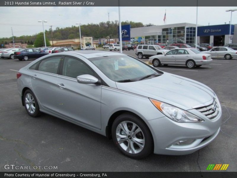 Front 3/4 View of 2013 Sonata Limited