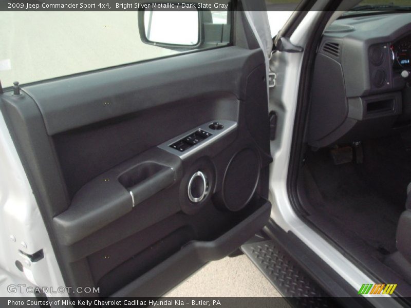 Bright Silver Metallic / Dark Slate Gray 2009 Jeep Commander Sport 4x4