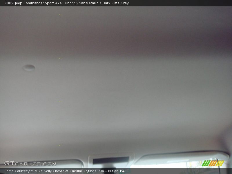 Bright Silver Metallic / Dark Slate Gray 2009 Jeep Commander Sport 4x4