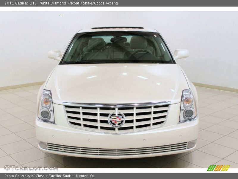 White Diamond Tricoat / Shale/Cocoa Accents 2011 Cadillac DTS