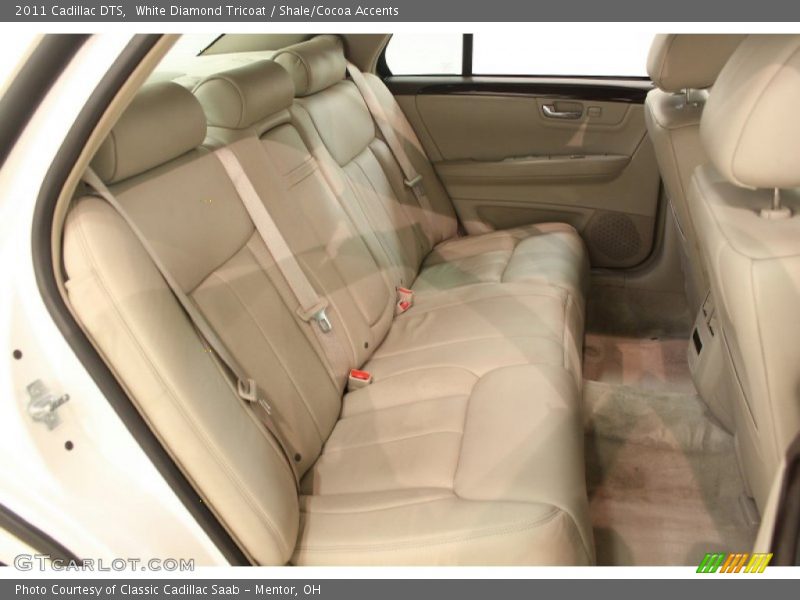 White Diamond Tricoat / Shale/Cocoa Accents 2011 Cadillac DTS