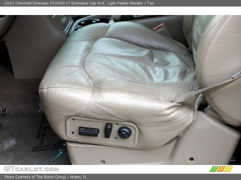 Light Pewter Metallic / Tan 2001 Chevrolet Silverado 2500HD LT Extended Cab 4x4