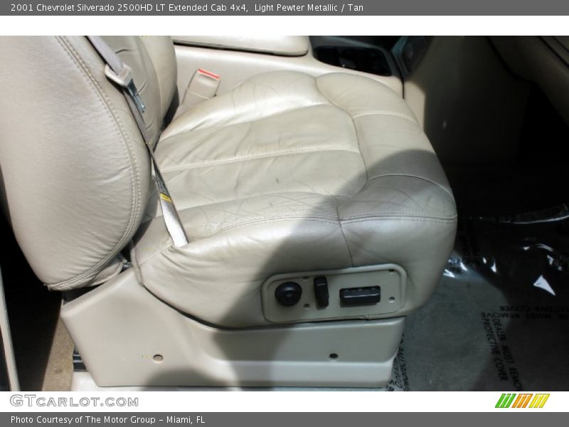 Light Pewter Metallic / Tan 2001 Chevrolet Silverado 2500HD LT Extended Cab 4x4