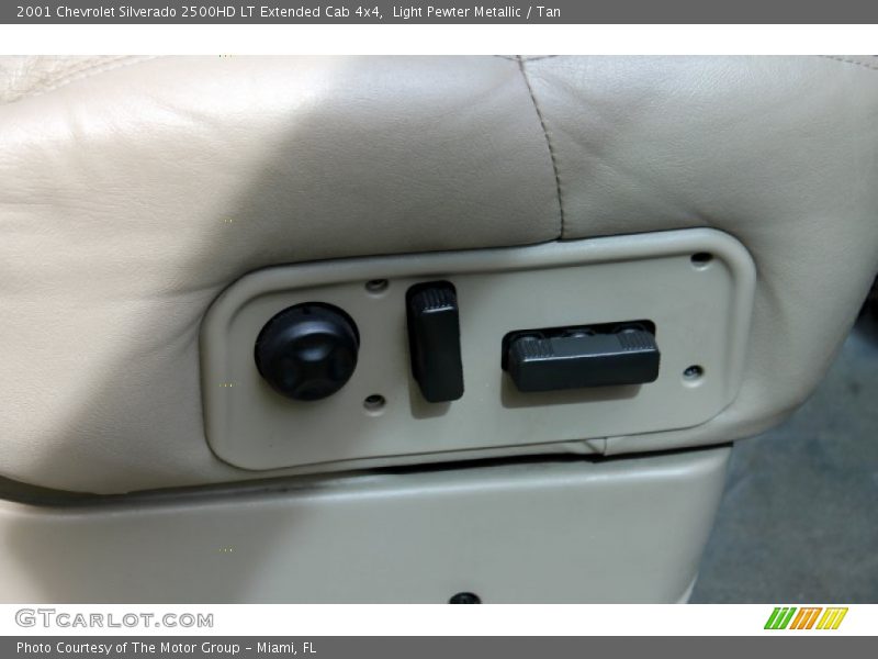Light Pewter Metallic / Tan 2001 Chevrolet Silverado 2500HD LT Extended Cab 4x4