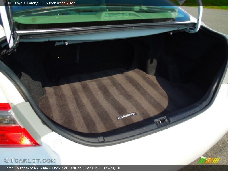 Super White / Ash 2007 Toyota Camry CE