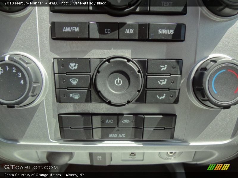 Ingot Silver Metallic / Black 2010 Mercury Mariner I4 4WD