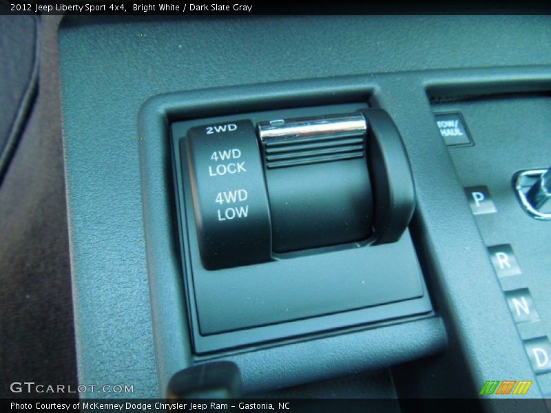 Bright White / Dark Slate Gray 2012 Jeep Liberty Sport 4x4