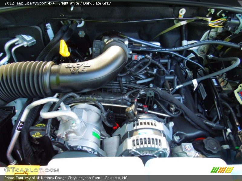 Bright White / Dark Slate Gray 2012 Jeep Liberty Sport 4x4