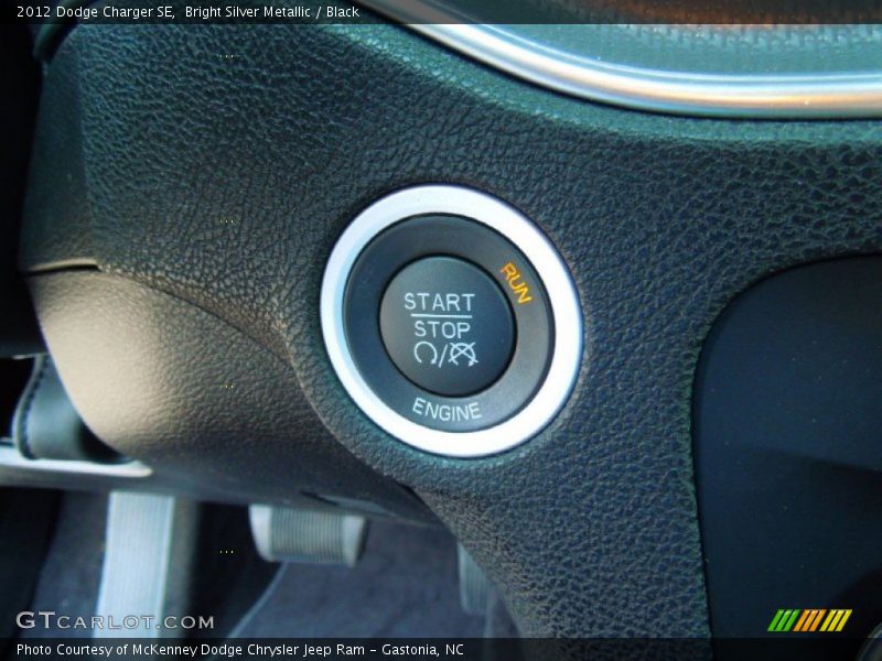 Bright Silver Metallic / Black 2012 Dodge Charger SE