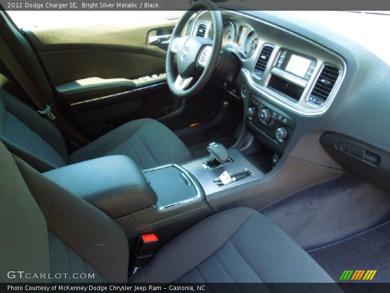Bright Silver Metallic / Black 2012 Dodge Charger SE