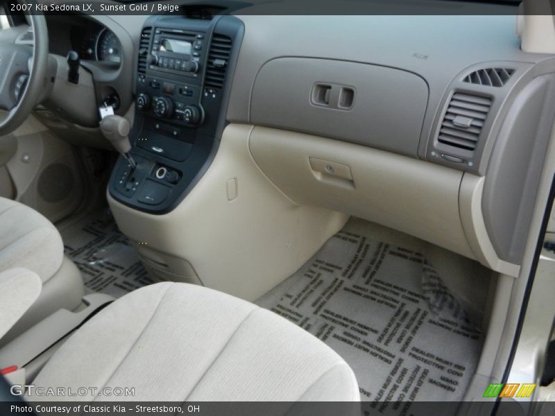 Sunset Gold / Beige 2007 Kia Sedona LX