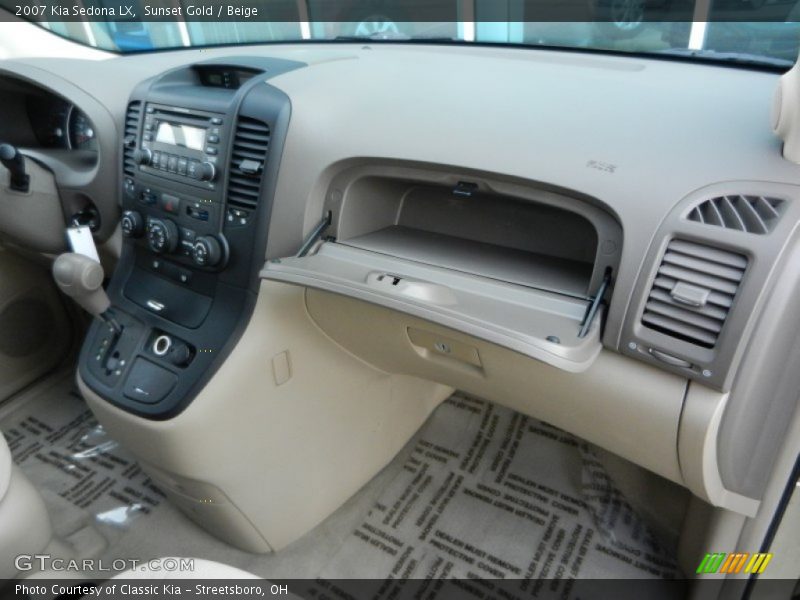 Sunset Gold / Beige 2007 Kia Sedona LX
