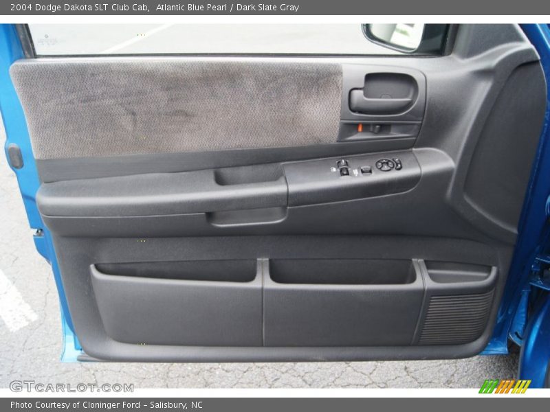 Atlantic Blue Pearl / Dark Slate Gray 2004 Dodge Dakota SLT Club Cab